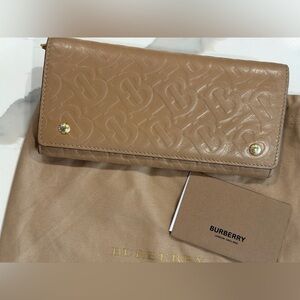 Burberry Tan Embossed Women's Wallet w/ original Dust bag